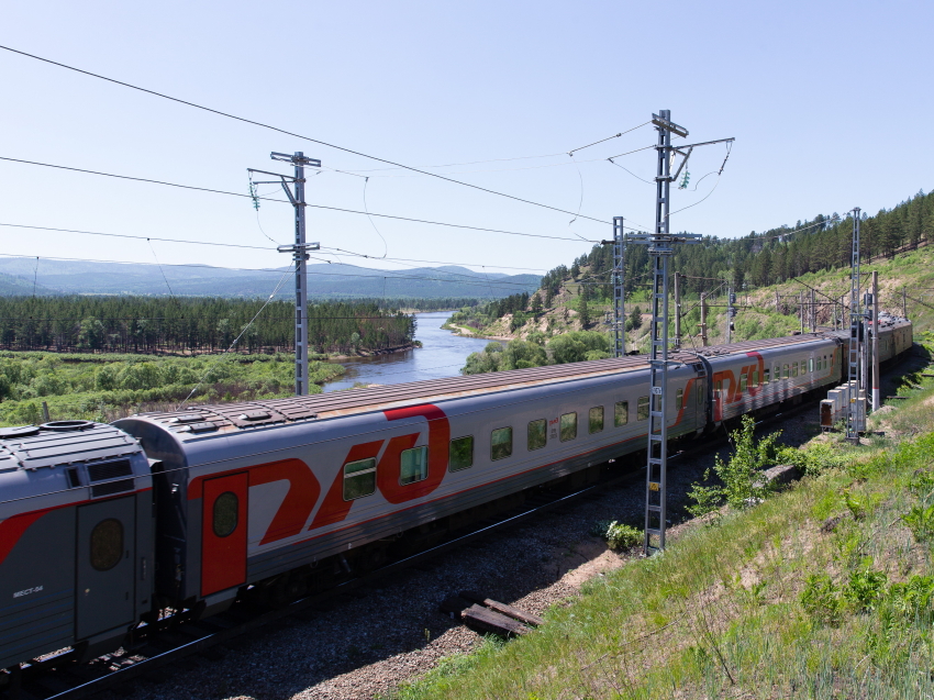 196c650d06926e00a7749ca80c6e1f026a3a55f2Пассажирские поезда 027