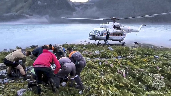 spasateli iz hakasii evakuirovali turista