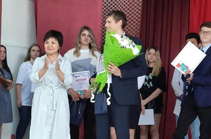 konkurs Luchshiy vypusknik