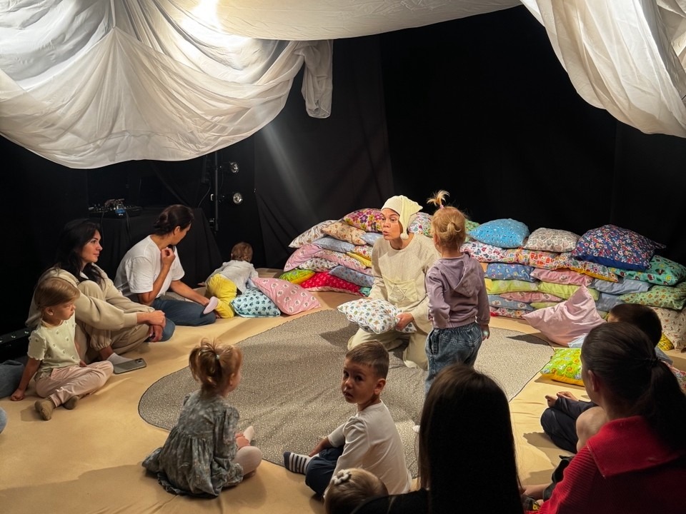 malyiy zal v teatre kukol skazka