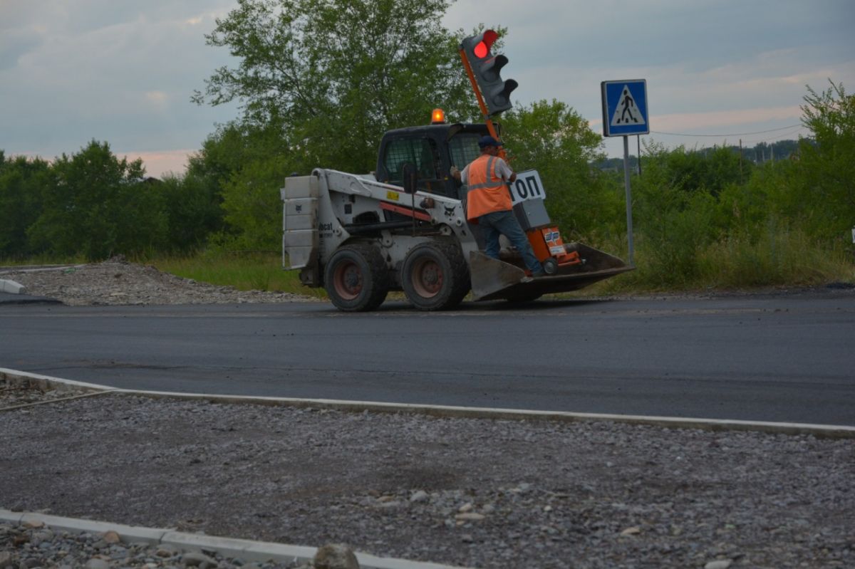 remont dorog svetofor