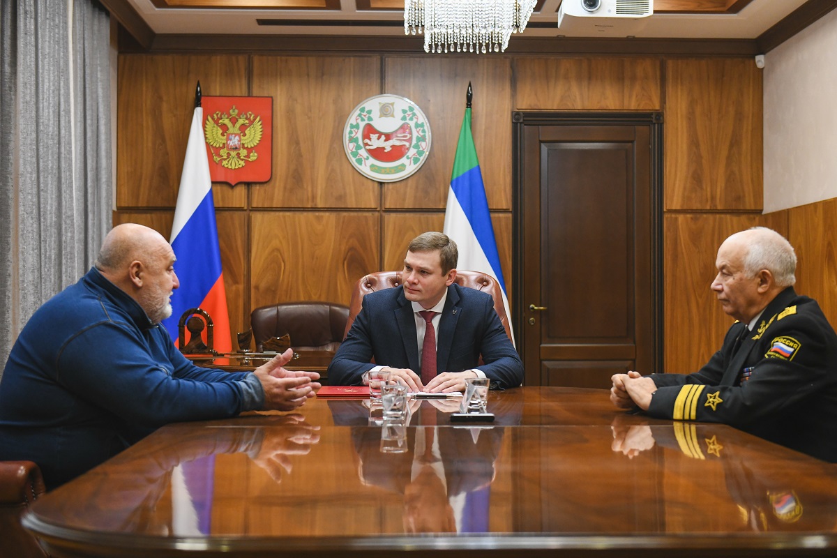 Konovalov Romanov Mixeev