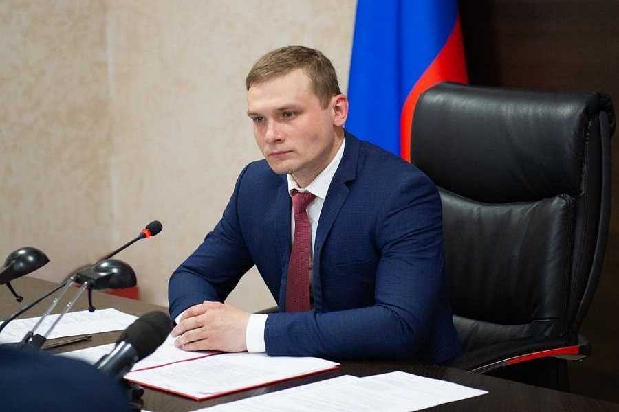 V.Konovalov